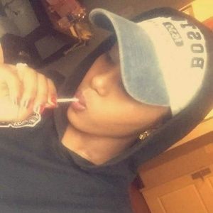 Meet your Posher, Lina